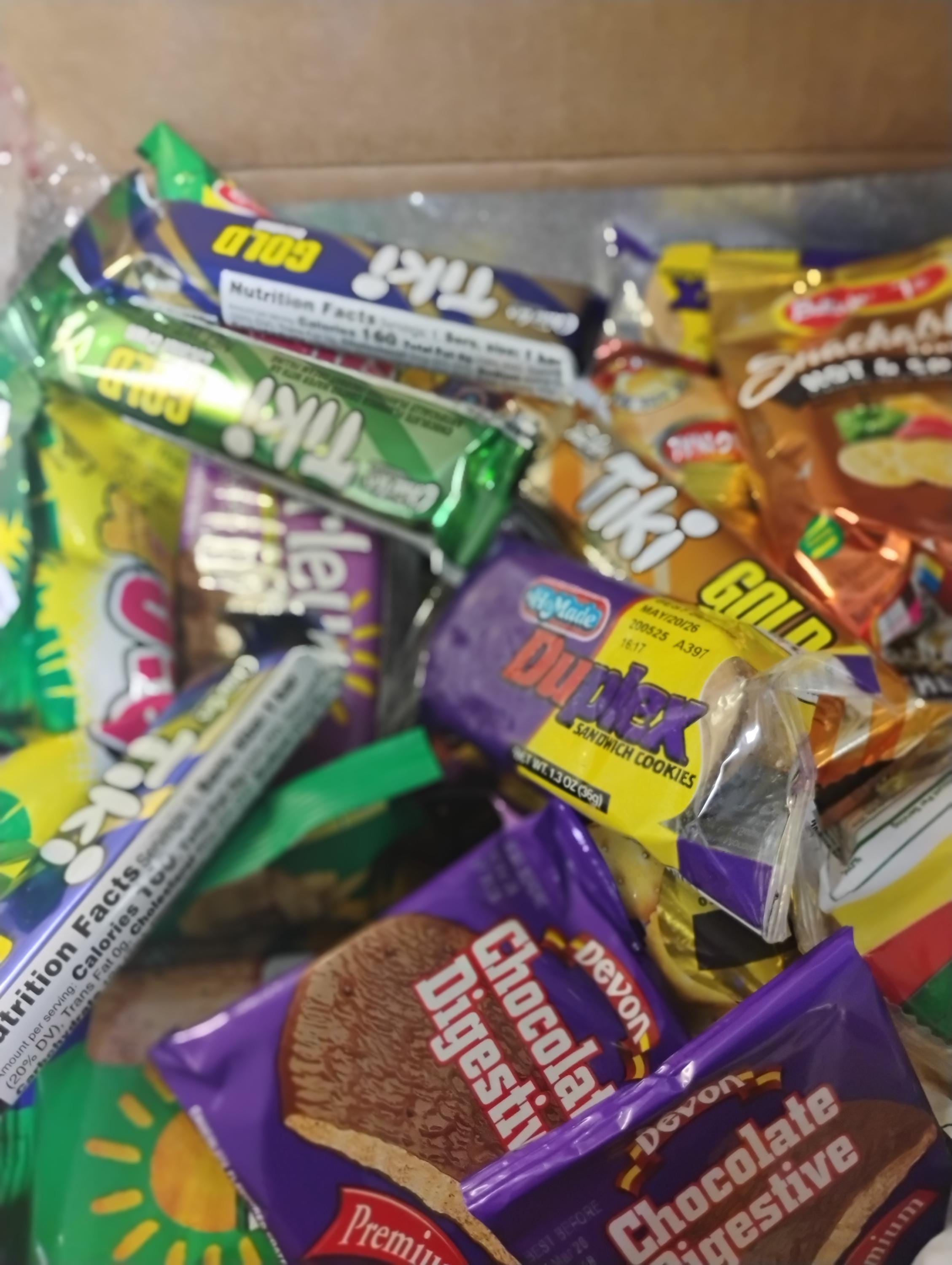 Taste of Yard 28 items Caribbean Snackbox